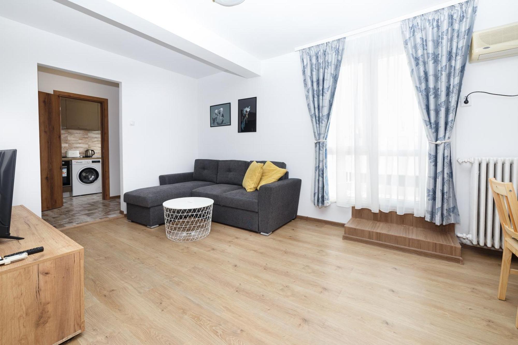 Rooftop Apartment Street Doamnei ブカレスト エクステリア 写真