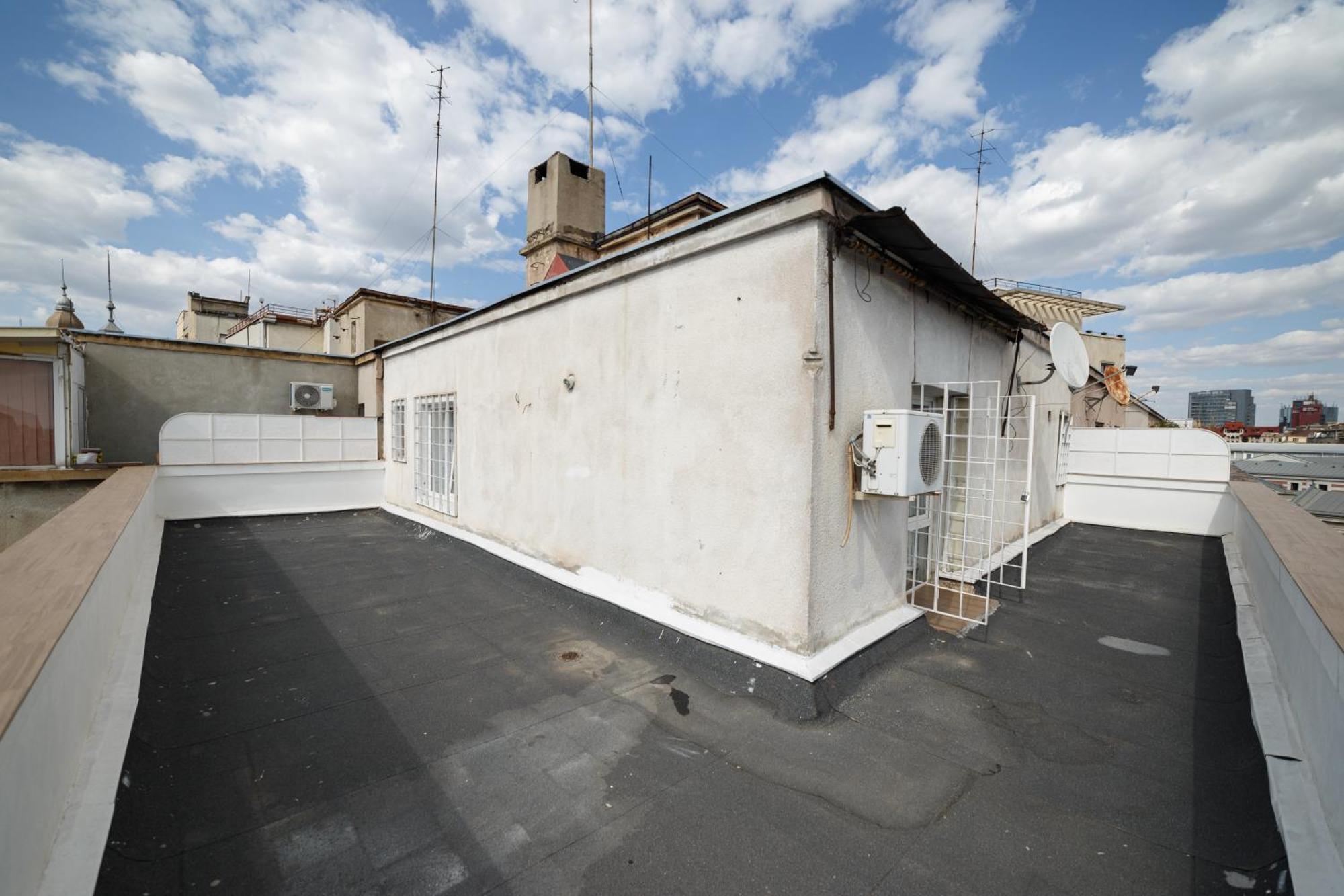 Rooftop Apartment Street Doamnei ブカレスト エクステリア 写真
