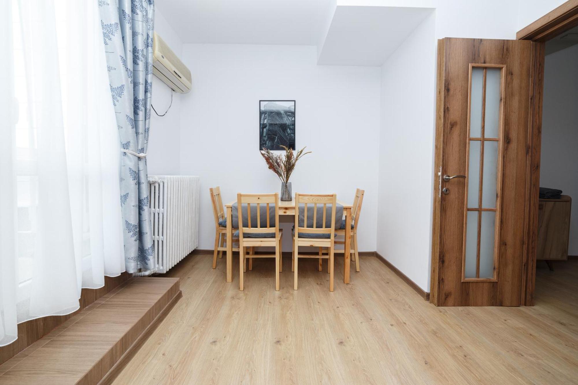 Rooftop Apartment Street Doamnei ブカレスト エクステリア 写真