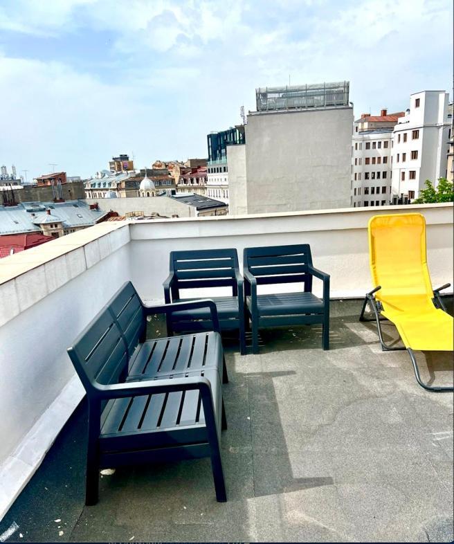 Rooftop Apartment Street Doamnei ブカレスト エクステリア 写真