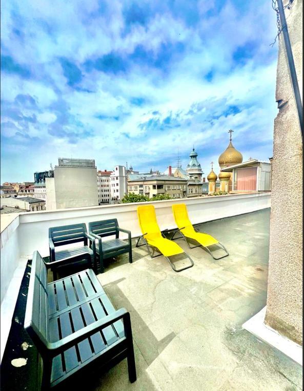 Rooftop Apartment Street Doamnei ブカレスト エクステリア 写真